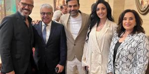 بالصور.. السفير إيهاب أبو سريع وحرمه والوزير المفوض ضياء حماد في عرض "ألف تيتة وتيتة" بجدة - زاجل الإخباري