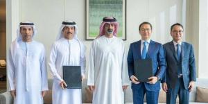 عمار بن حميد يشهد توقيع مذكرة تفاهم لتطوير ميناء عجمان بمليار درهم - زاجل الإخباري