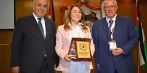 تكريم عمان الاهلية بحفل الأولمبياد العالمي لجمعية المواهب العلمية الثقافية - زاجل الإخباري