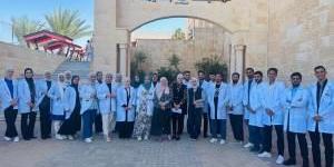 طلبة كلية الصيدلة في جامعة الزرقاء يزورون المركز الوطني لتأهيل المدمنين - زاجل الإخباري
