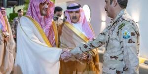 وزير الداخلية يتفقد قوات الأمن الخاصة برئاسة أمن الدولة المشاركة في الحج - زاجل الإخباري