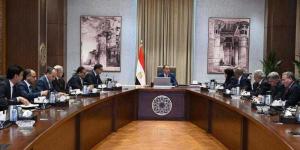 رئيس الوزراء يتابع خطط وإجراءات التوسع في مشروعات تحلية مياه البحر وتوطين الصناعة - زاجل الإخباري