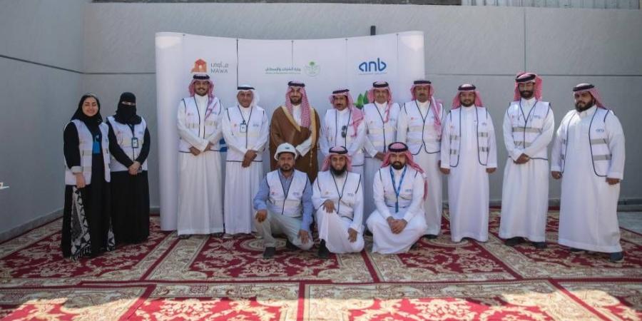 محافظ عنيزة المكلف يزور الوحدة السكنية الجاهزة - زاجل الإخباري