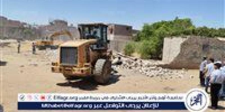 إزالة 32 حالة تعدي على أراضي زراعية وأملاك دولة بأسيوط - زاجل الإخباري