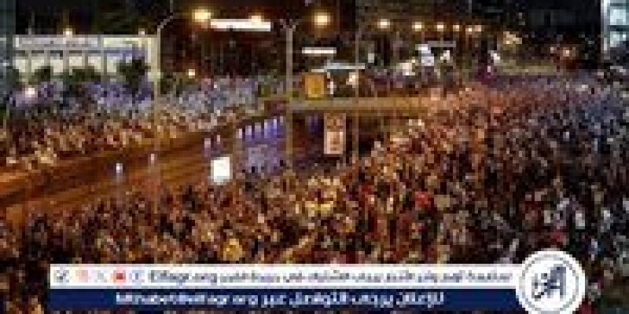 إسرائيليون يغلقون طرقًا رئيسية احتجاجًا على تعثر صفقة الأسرى والمطالبة بإنهاء الحرب على غزة - زاجل الإخباري