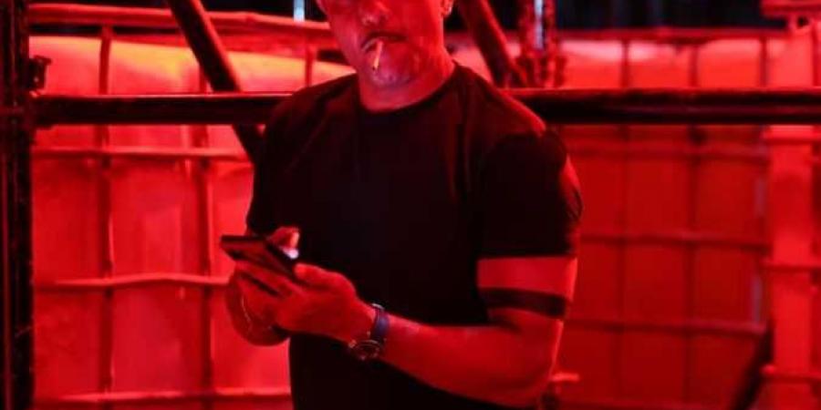 بالشنب والوشم.. آسر ياسين يظهر بلوك جديد في فيلم «وتر واحد» - زاجل الإخباري