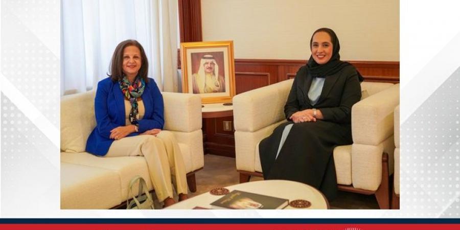 وزيرة الإسكان والتخطيط العمراني تستقبل القائم بأعمال سفارة الجمهورية اللبنانية لدى مملكة البحرين - زاجل الإخباري