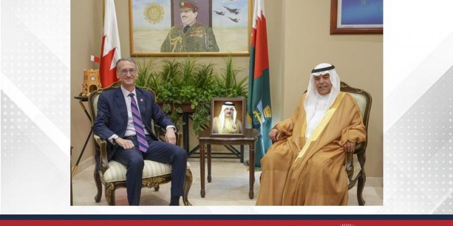 وزير شؤون الدفاع يستقبل سفير الولايات المتحدة الأمريكية لدى مملكة البحرين - زاجل الإخباري