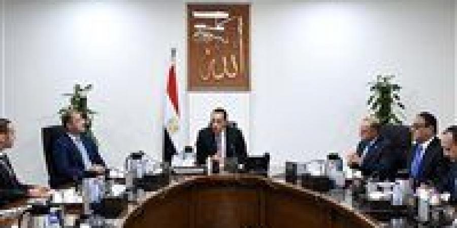 رئيس الوزراء يجتمع برئيس هيئة الرقابة المالية ورئيس البورصة - زاجل الإخباري