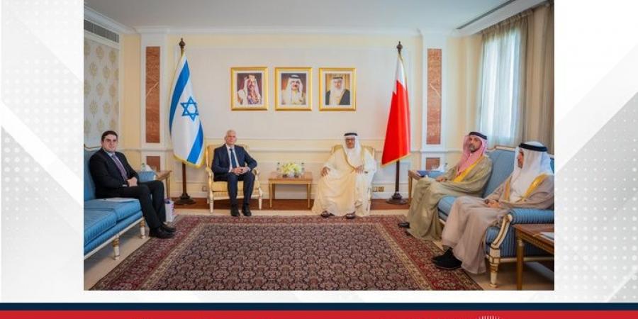 وزير الخارجية يتسلم نسخة من أوراق اعتماد سفير دولة إسرائيل المعين لدى مملكة البحرين - زاجل الإخباري