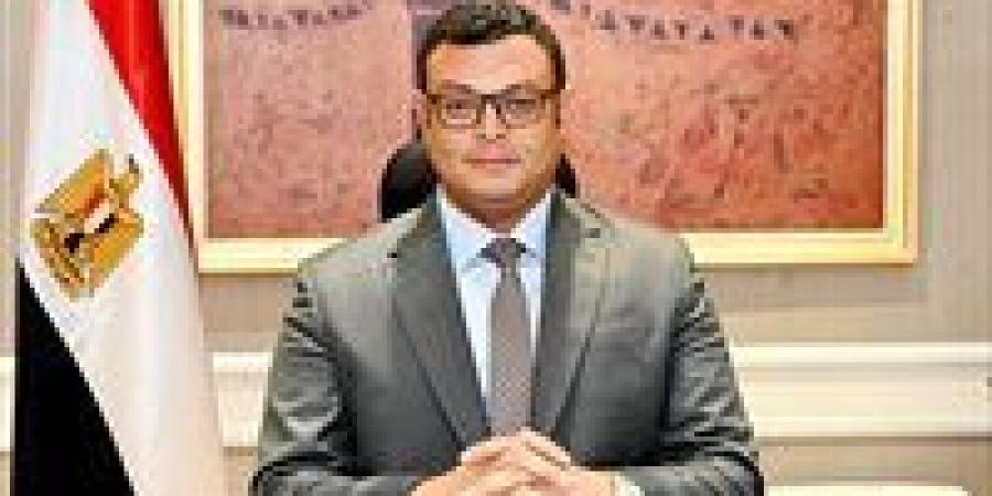 وزير الإسكان يُصدر قرارات إزالة لمخالفات بناء بمدينتي السادات وحدائق أكتوبر والساحل الشمالي - زاجل الإخباري