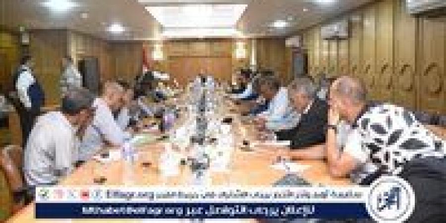 سكرتير عام مساعد قنا يناقش الخطة العاجلة للسكان بأبوتشت - زاجل الإخباري