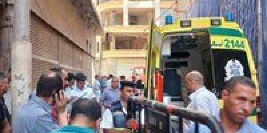 إصابة 2 عمال وانتشال ثالث من تحت أنقاض عقار أثناء تنفيذ ملاكه لـ قرار إزالته بشرق المنصورة - زاجل الإخباري