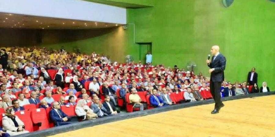 وزير التربية والتعليم يعقد سلسلة لقاءات مع ٤ آلاف من مديري التعليم الثانوي والمدارس الثانوية على مستوى الجمهورية - زاجل الإخباري