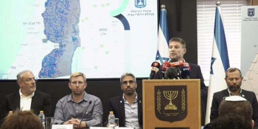 محللون: مواجهة ضم الضفة الغربية يتطلب تعاونا فلسطينيا عربيا - زاجل الإخباري
