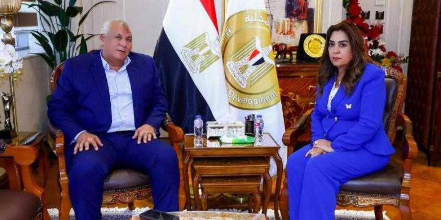 وزيرة التنمية تبحث مع محافظ الوادي الجديد الموقف التنفيذي للمشروعات التنموية والخدمية - زاجل الإخباري