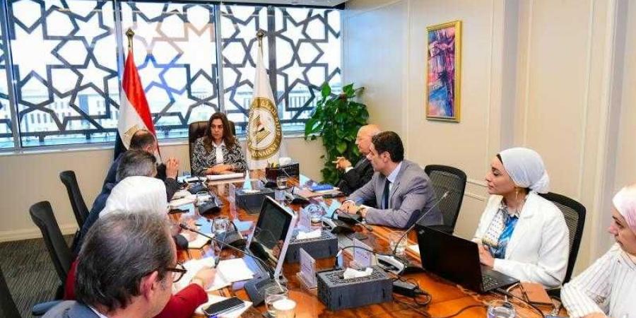 وزيرة التنمية تطلع على خطط عمل وزارة البيئة مع مركز سيدارى والهيئة الإقليمية ”برسيجا” - زاجل الإخباري