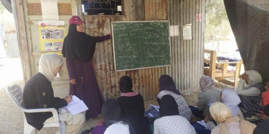 "مدرسة ماجدة عوض".. خيام تعليمية تبعث الأمل لأطفال غزة - زاجل الإخباري