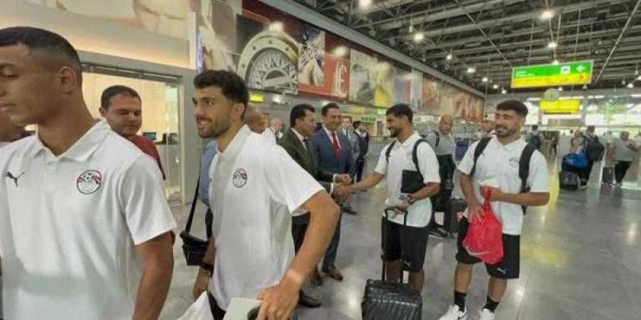 وزير الرياضة يودع المنتخب الوطني بمطار القاهرة - زاجل الإخباري