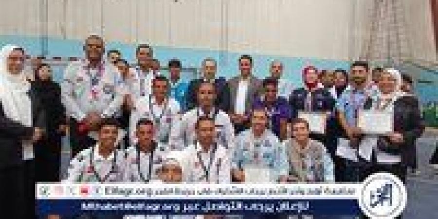 محافظ أسيوط يكرم اللاعبين المتميزين فى الأنشطة الرياضية بالمحافظة - زاجل الإخباري