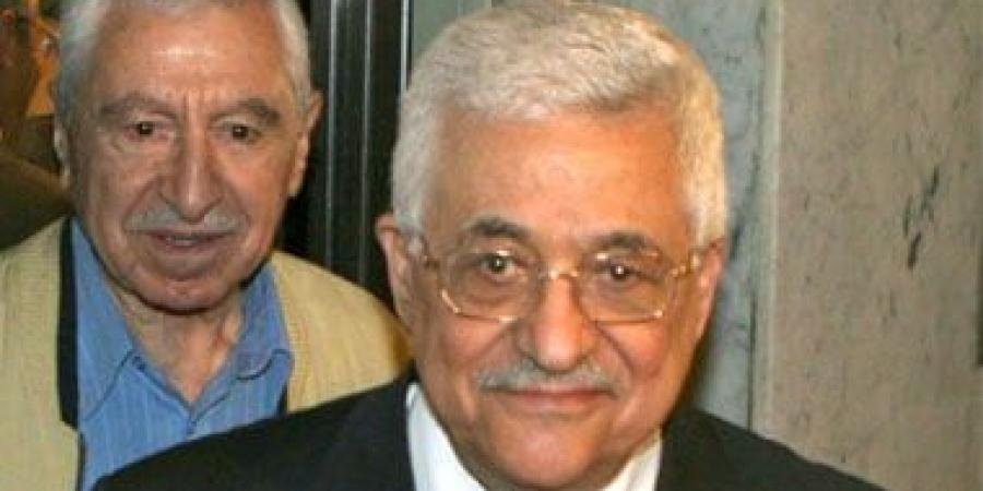 عباس يدعو حماس لتسليم السلاح ويؤكد: غزة تحت سيطرة السلطة الفلسطينية بعد الحرب - زاجل الإخباري
