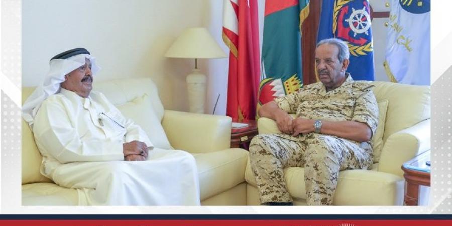 القائد العام لقوة دفاع البحرين يستقبل الشيخ أحمد بن محمد آل خليفة عضو مجلس الشورى - زاجل الإخباري