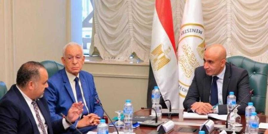 وزير التعليم يلتقي بوفد من مؤسسة ”مصر الخير” لبحث تعزيز التعاون في عدد من المبادرات المتعلقة بمجال الكشف عن ضعاف البصر - زاجل الإخباري