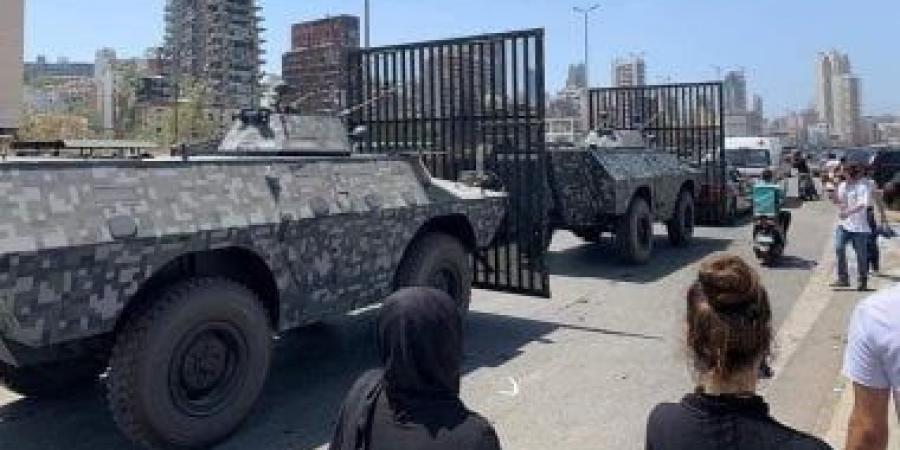 الجيش اللبنانى يتسلم كمية من السلاح الفلسطينى من مخيمى البداوى وعين الحلوة - زاجل الإخباري