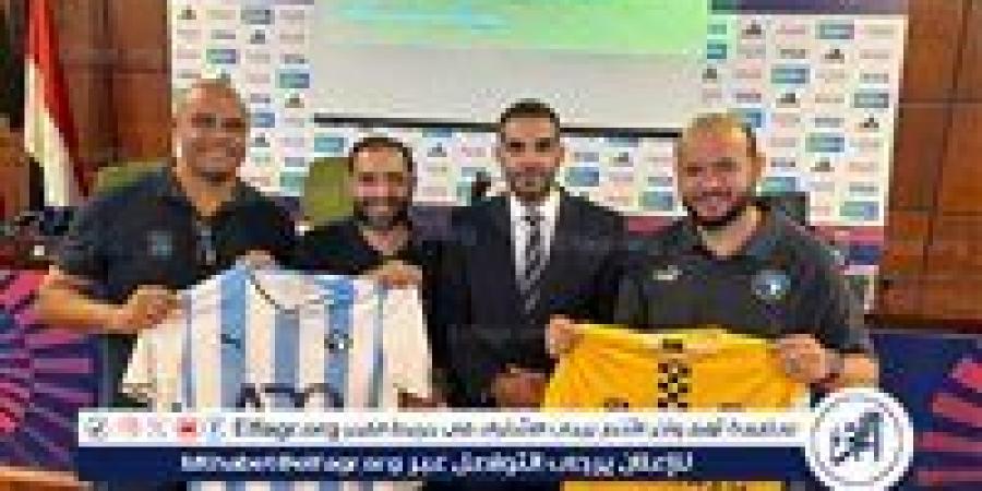 بيراميدز وأوكلاند سيتي يتبادلان الهدايا التذكارية قبل مواجهة كأس الإنتركونتيننتال - زاجل الإخباري