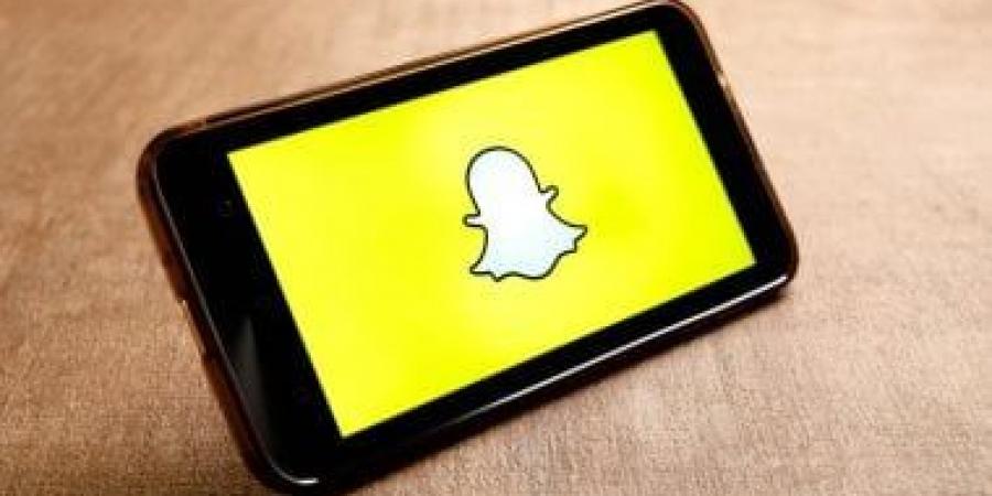 سناب شات يطلق ميزة "الاحتفاظ اللانهائى" وسلاسل جماعية للمحادثات - زاجل الإخباري