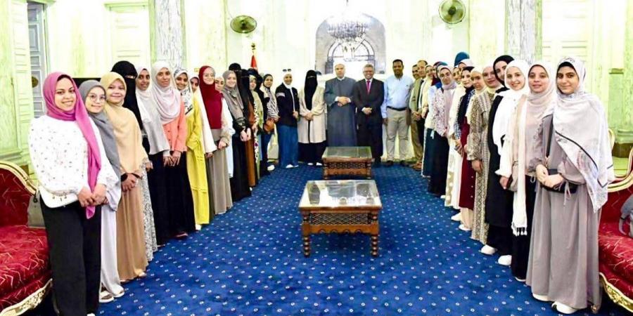 المجلس الأعلى للشئون الإسلامية ينظم المعسكر الأول لطالبات جامعة الأزهر - زاجل الإخباري