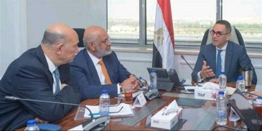 وزير الاستثمار يلتقي وفد البنك الدولي لاستعراض سبل تنمية وتطوير الشراكة - زاجل الإخباري